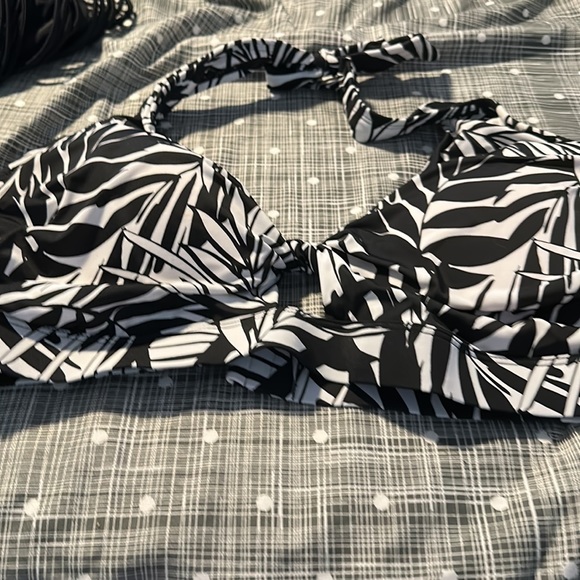 Swimsuits for All leopard print bikini top. NWT - Picture 4 of 11